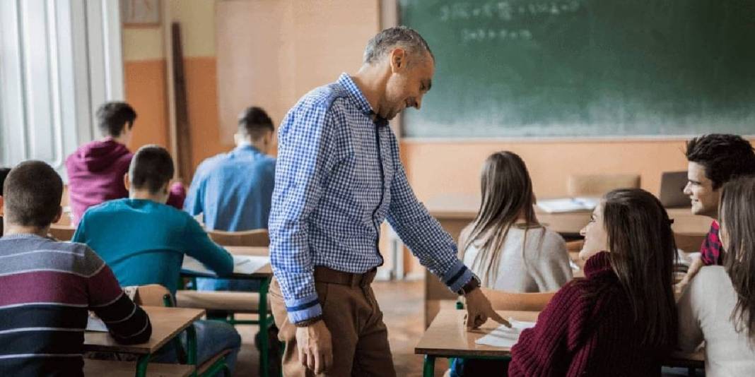 İşte Türkiye'nin en iyi 10 lisesi: Burada okuyanlar hem kendini hem de ailesini kurtarıyor 1